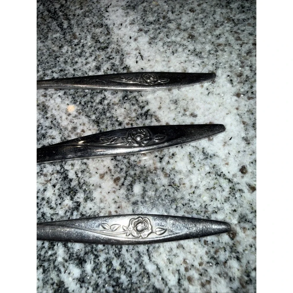 3 Oneida Oneidacraft Deluxe LASTING ROSE Stainless Flatware‎